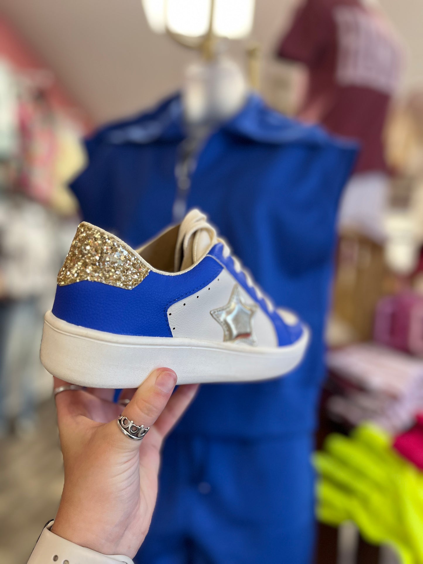 Blue gold sneaker