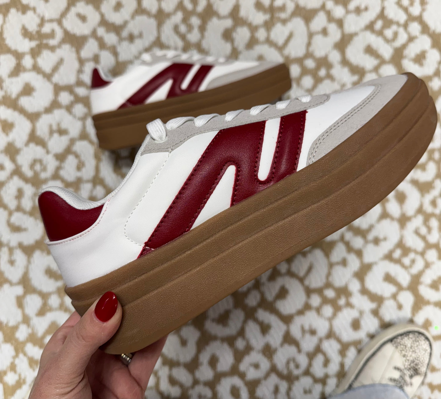 Maroon Platform